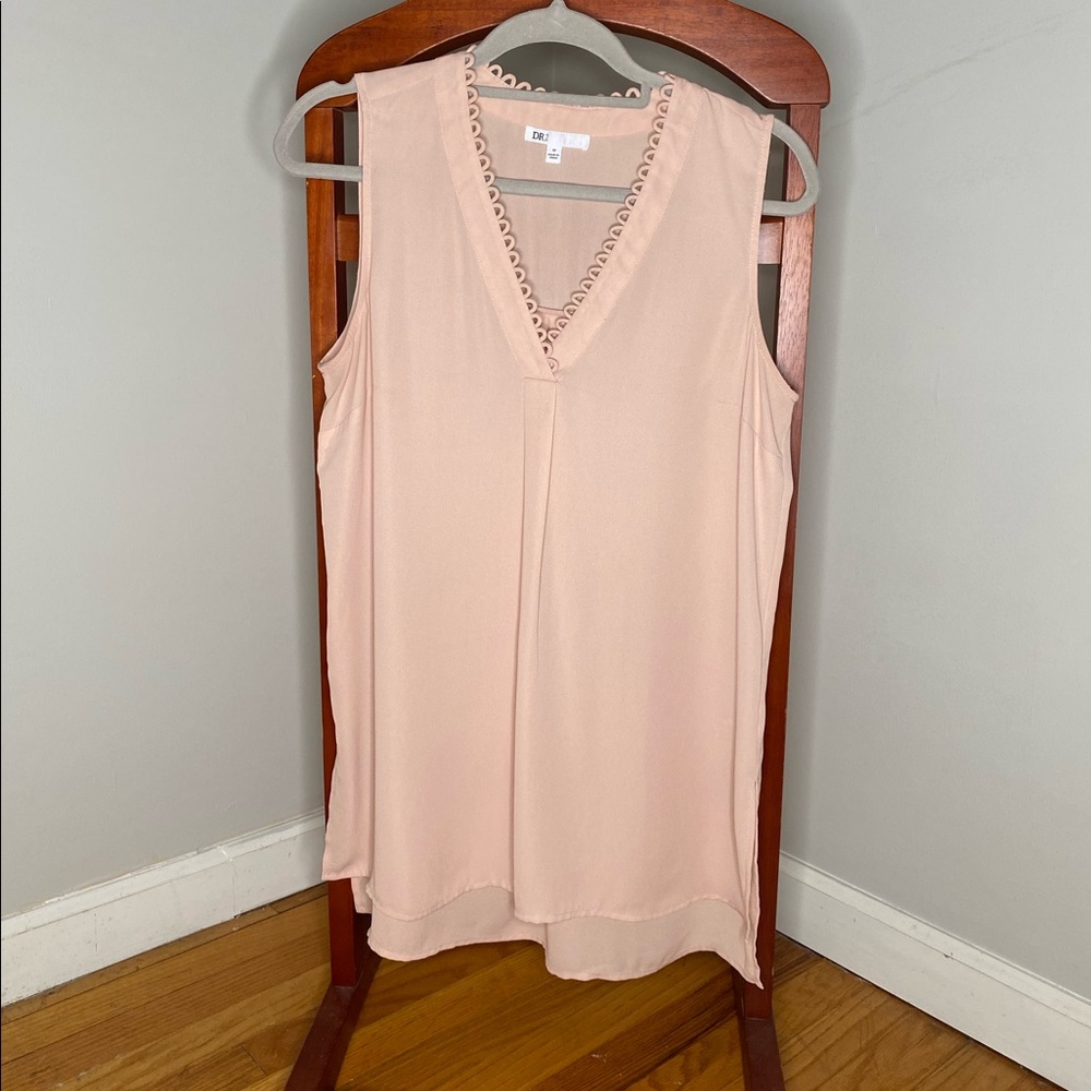 DRT sleeveless V-neck blouse w/loop detail